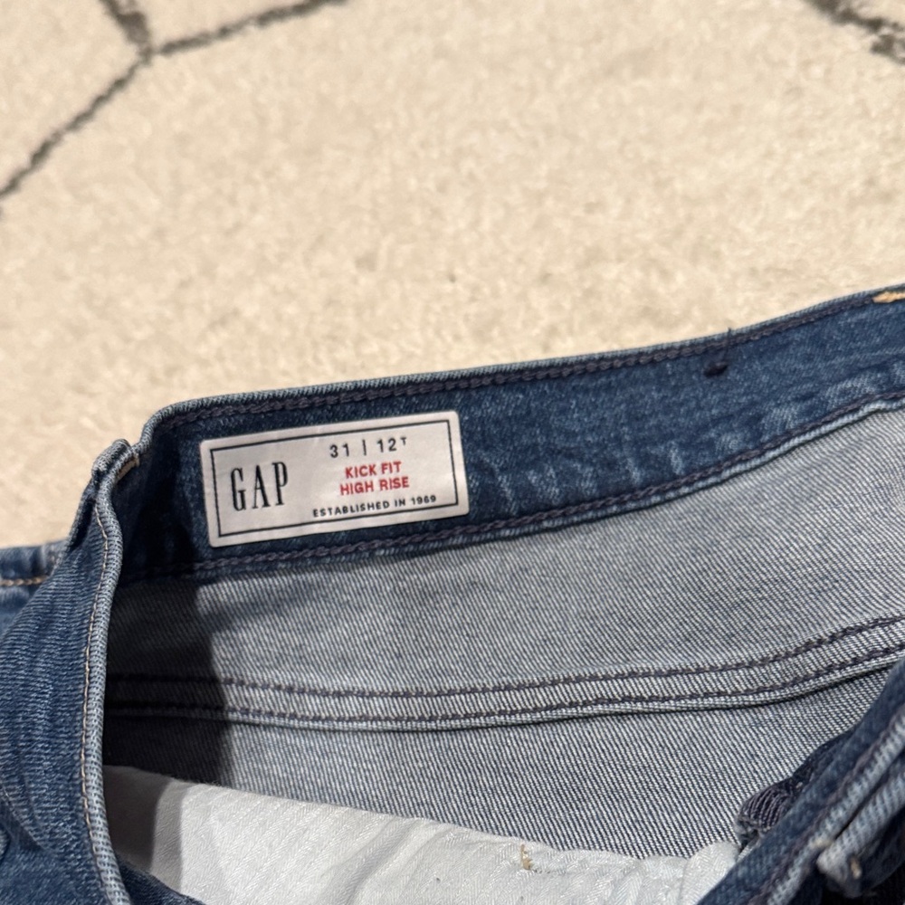 GAP tall Classic Blue Women's Jeans - Picture 2 of 3